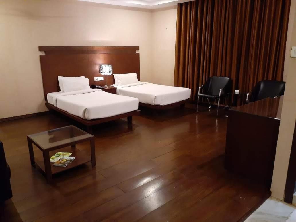 Hotel Md'S Continental Jorhat Luaran gambar