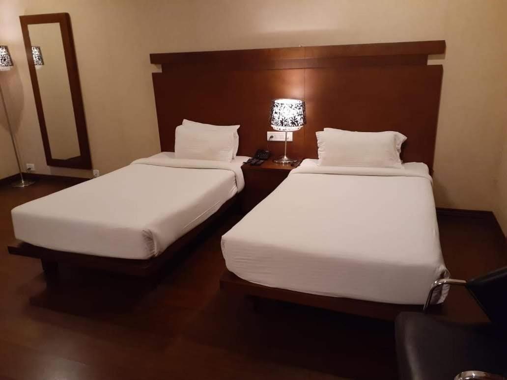 Hotel Md'S Continental Jorhat Luaran gambar