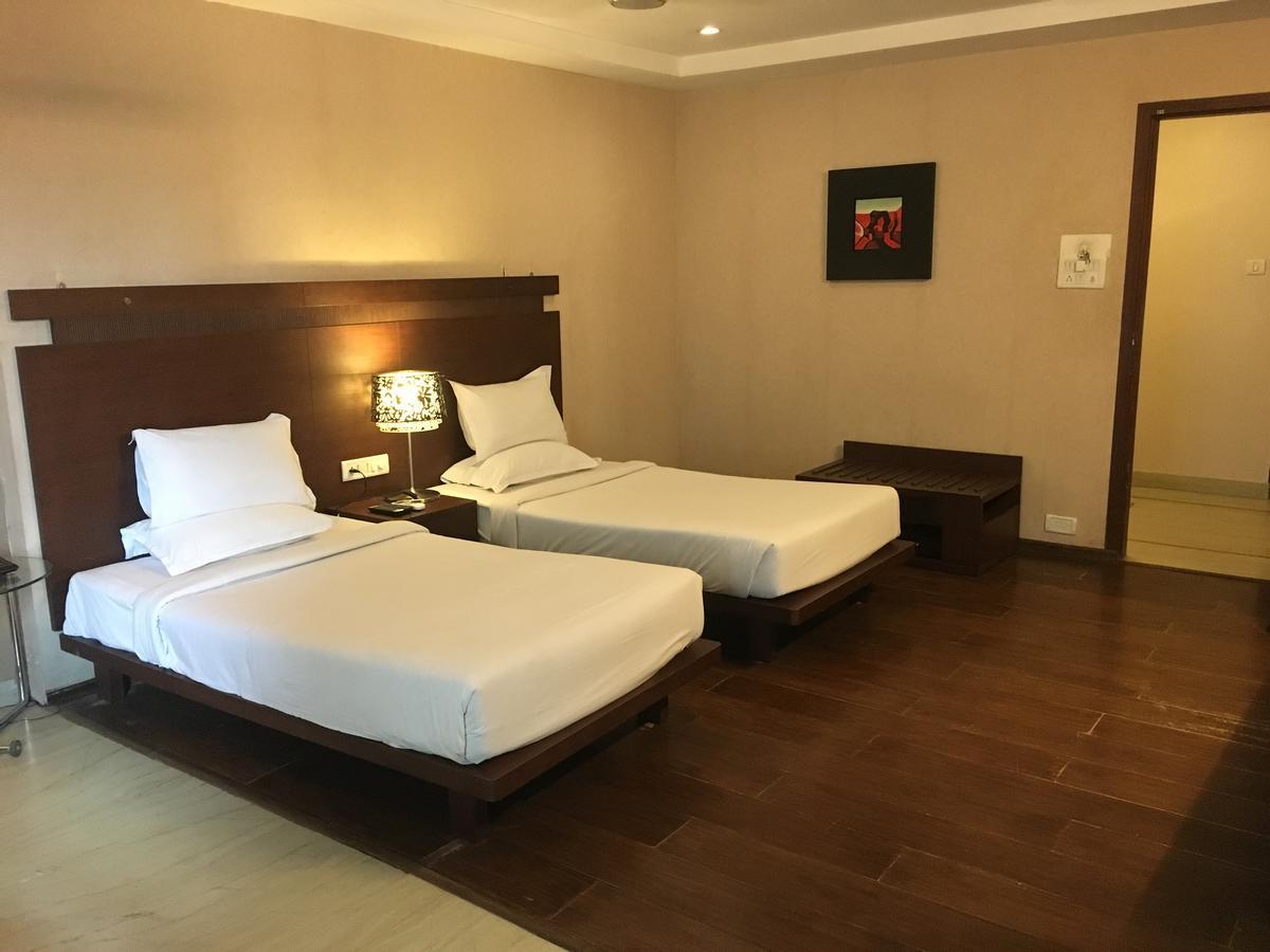 Hotel Md'S Continental Jorhat Luaran gambar